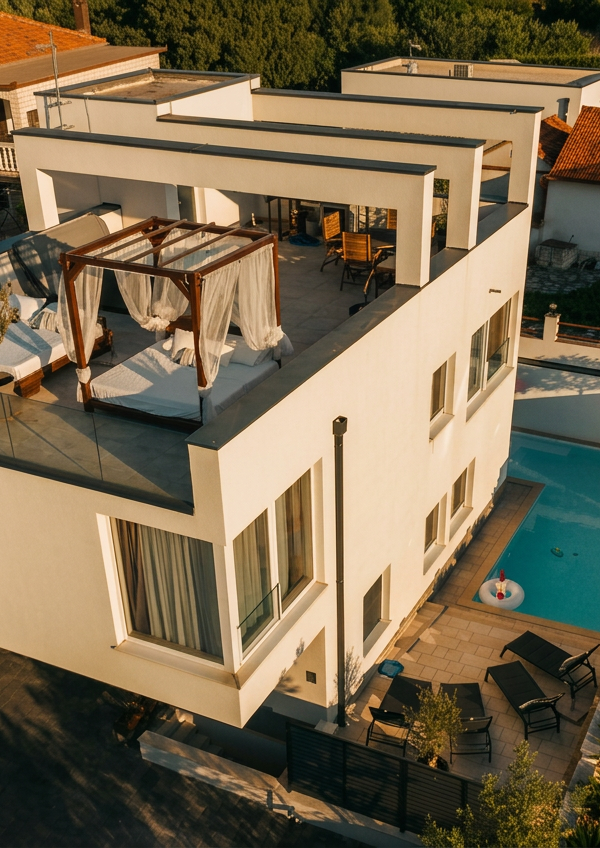 Rooftop spa Villa with jacuzzi, pool and luxury boat