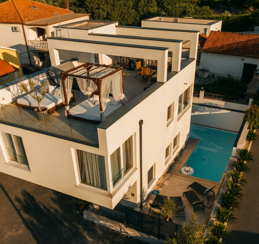 Rooftop spa Villa with jacuzzi, pool and luxury boat — luxury villa with private pool near Trogir, Croatia